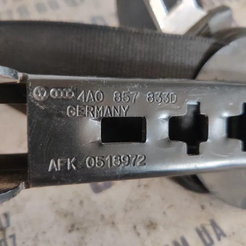Ремінь безпеки Audi A6 C5 (97-05) перед. лів. OEM 4b0857705a