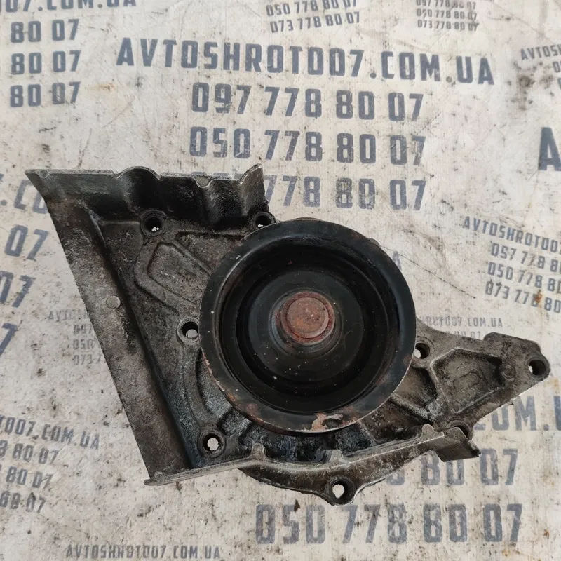 Помпа Audi A6 C4 (94-97) 2.8 бензин