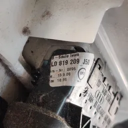 Накладка Audi Q7 4L (05-15) 3.6 Бензин ліва OEM 4L0819723 фото 5