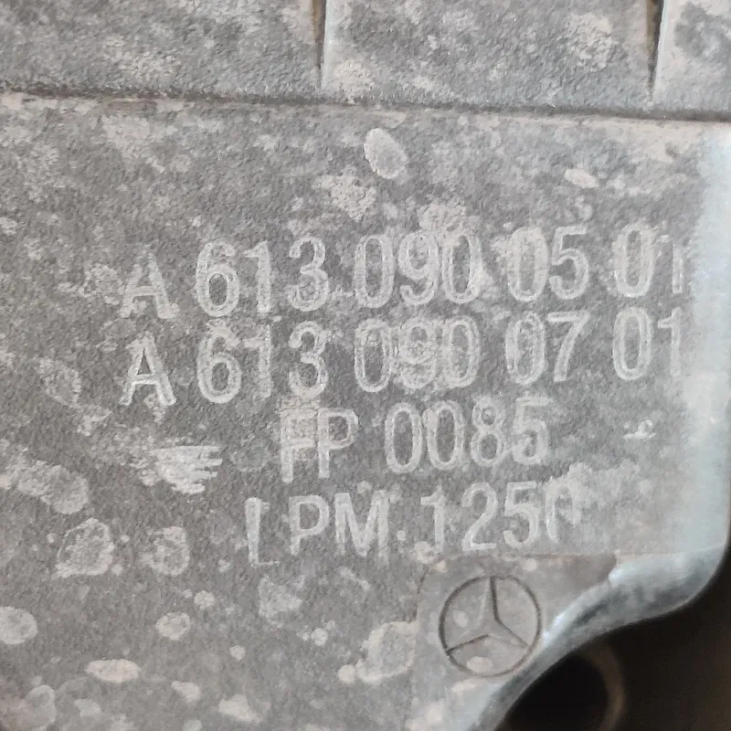Корпус повітряного фільтра Mercedes W210 (95-03) a6130900501