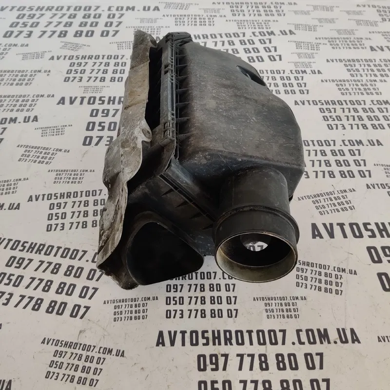 Корпус повітряного фільтра Mercedes W210 (95-03) a6130900501