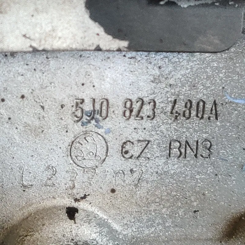 Замок капота Volkswagen Passat B8 USA OEM 8j0823480A