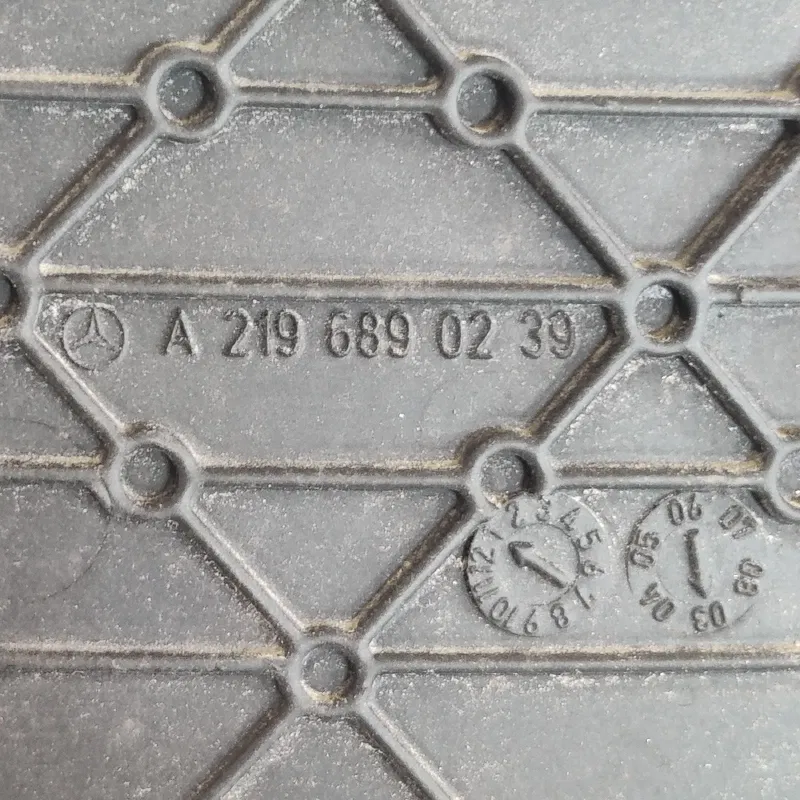 Накладка салону Mercedes CLS W219 (04-10) OEM A2196890239