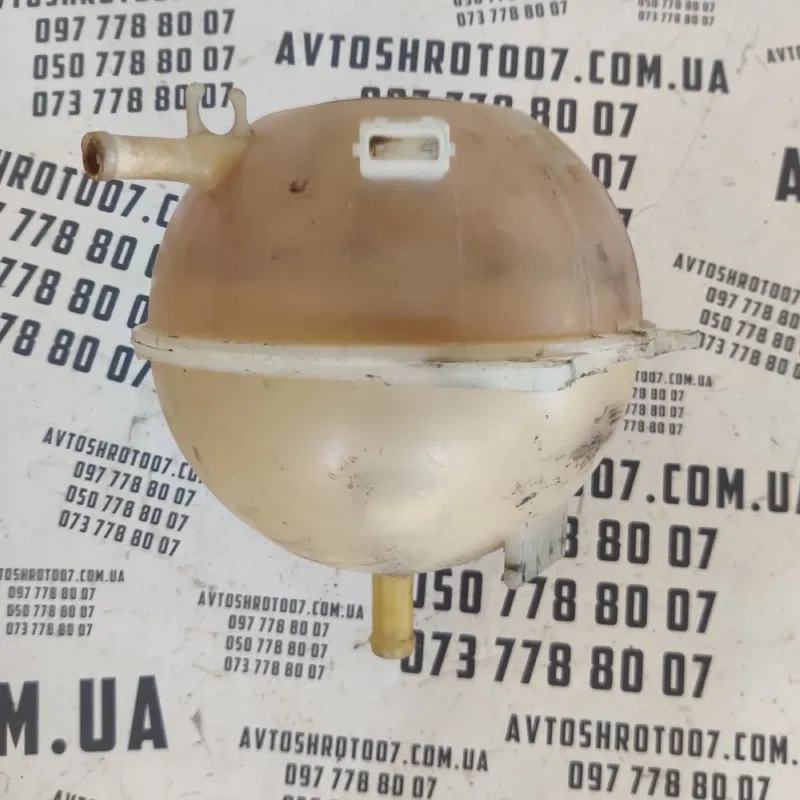 Бачок розширювальний Volkswagen Passat B5 (96-05) 701121407b