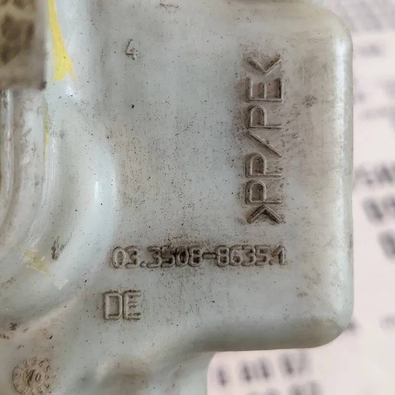 Бачок гальмівного циліндра VW Jetta (10-18) OEM 1K1611301C