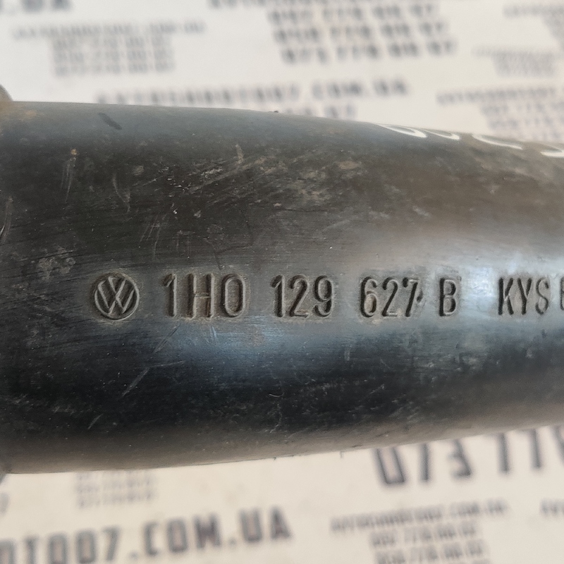 Патрубок повітряний Volkswagen Golf 3 (91-98) OEM 1h0129627b
