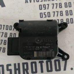 Двигун заслінки пічки Skoda Octavia A5 (04-13) 1K0907511D