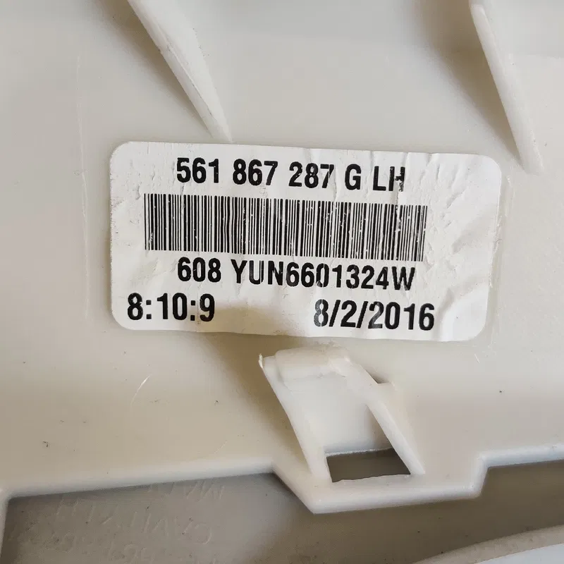 Накладка салону VW Passat B8 USA задня ліва OEM 561867287g