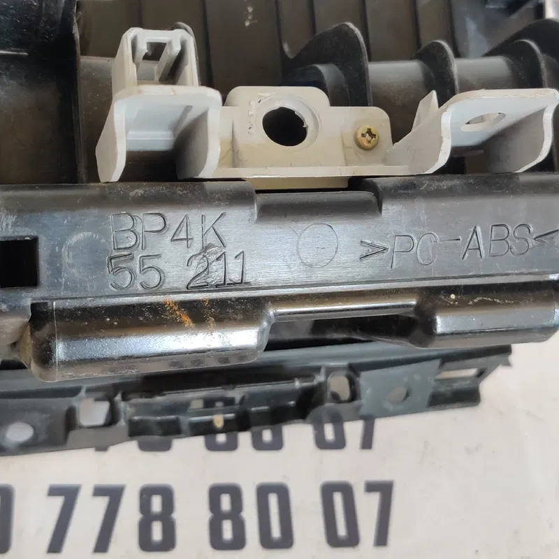 Накладка салону Mazda 3 BK (03-09) OEM bp4k55211