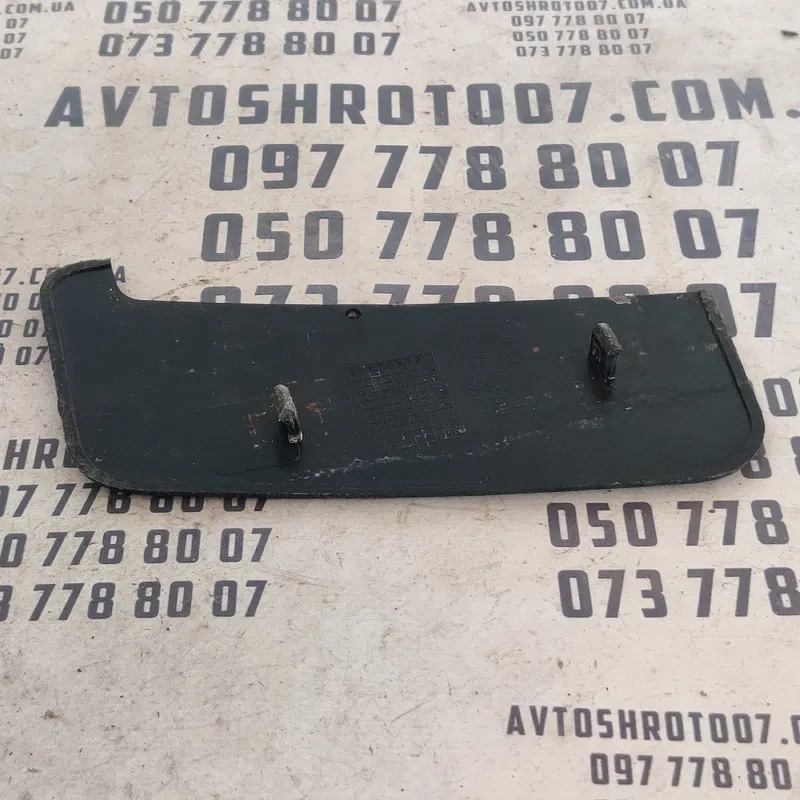 Накладка салону Audi Q7 (05-15) 3.6 Бенз ліва OEM 1K0853897B
