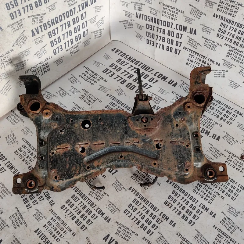 Підрамник передній Mazda 3 BK (03-09)