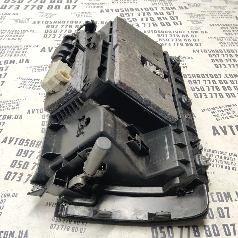 Бардачок Audi Q7 4L (05-15) 3.6 бензин 4L1880302B