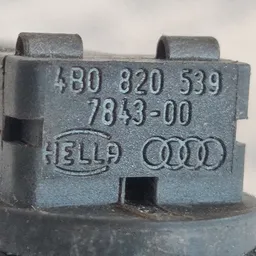 Датчик температури повітря Audi A4 B5 (94-01) OEM 4B0820539 фото 4