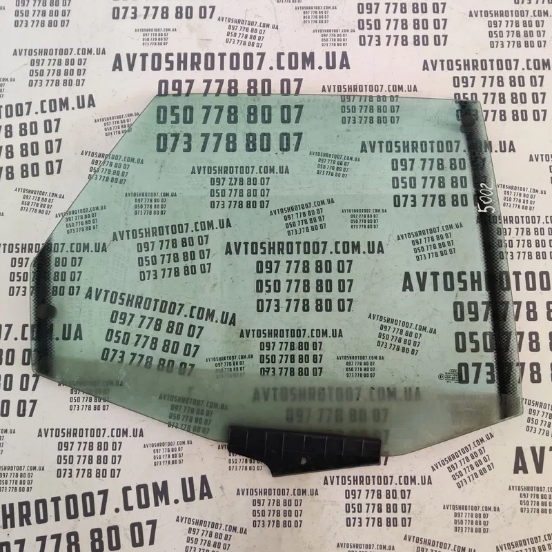 Скло дверей Audi 80 B3 (86-91) задня права OEM 893837572