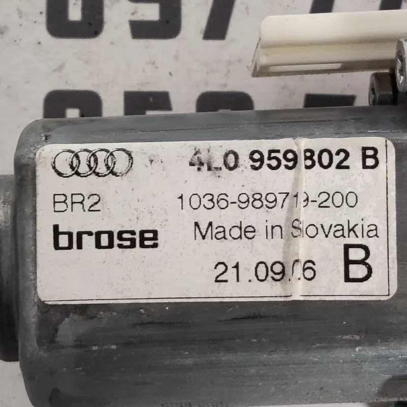 Мотор склопідіймача Audi Q7 05-15 3.6Б Пд.Пр. OEM 4L0959802B