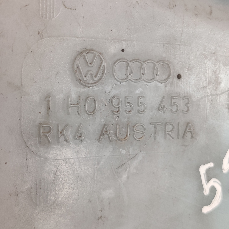 Бачок омивача VW Golf 3 (91-98) передній OEM 1H0955453