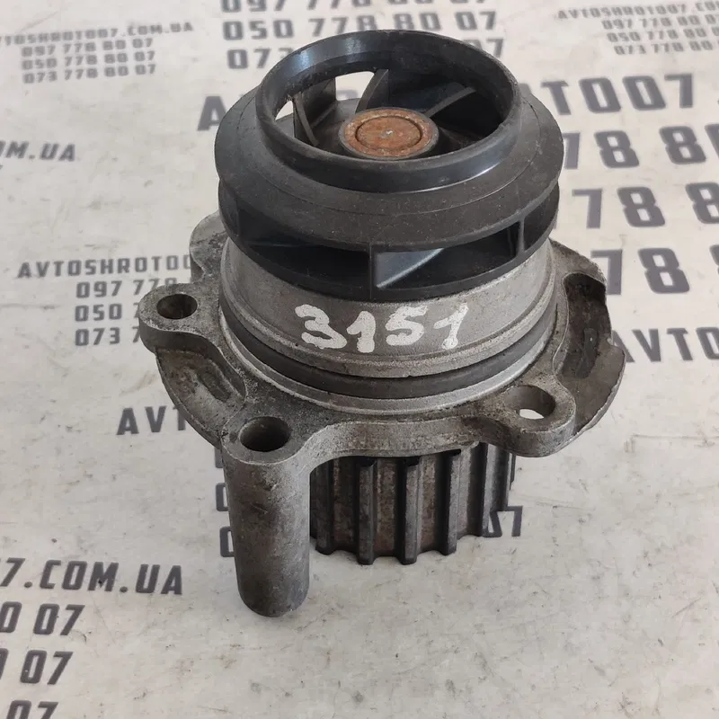 Помпа Volkswagen Golf 4 (97-06) OEM 038121019r