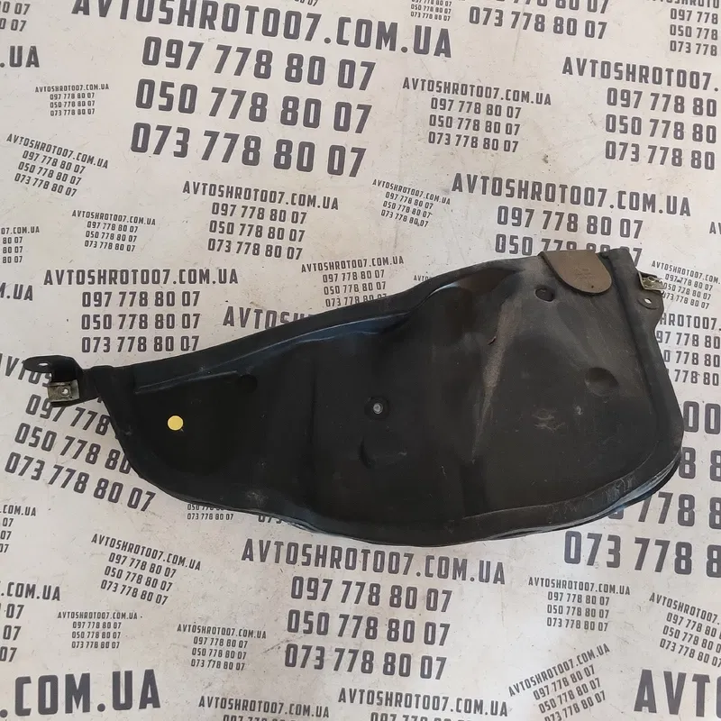 Накладка зовнішня Audi Q7 4L (05-15) 3.6 Бенз OEM 4L0819511