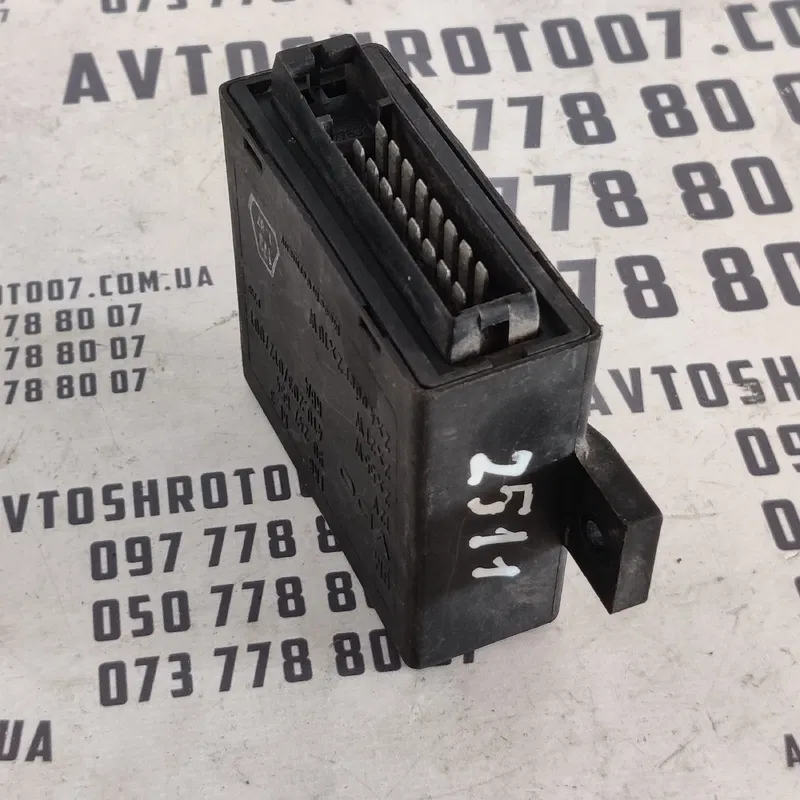 Реле фар Opel Vectra B (95-02) OEM 90247654