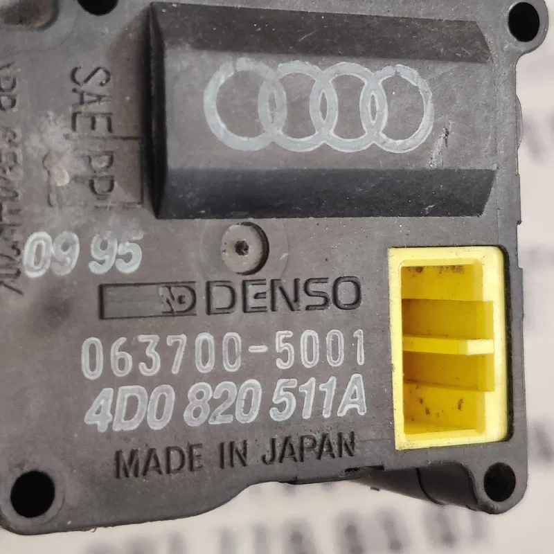 Двигун заслінки пічки Audi A8 D2 (94-02) OEM 4D0820511A