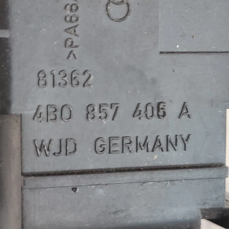 Накладка салону Audi Q7 4L (05-15) 3.6 Бензин OEM 4b0857406a