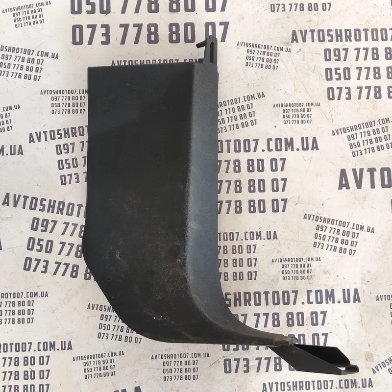 Накладка салону Audi Q7 4L (05-15) 3.6 права OEM 4L1867272B