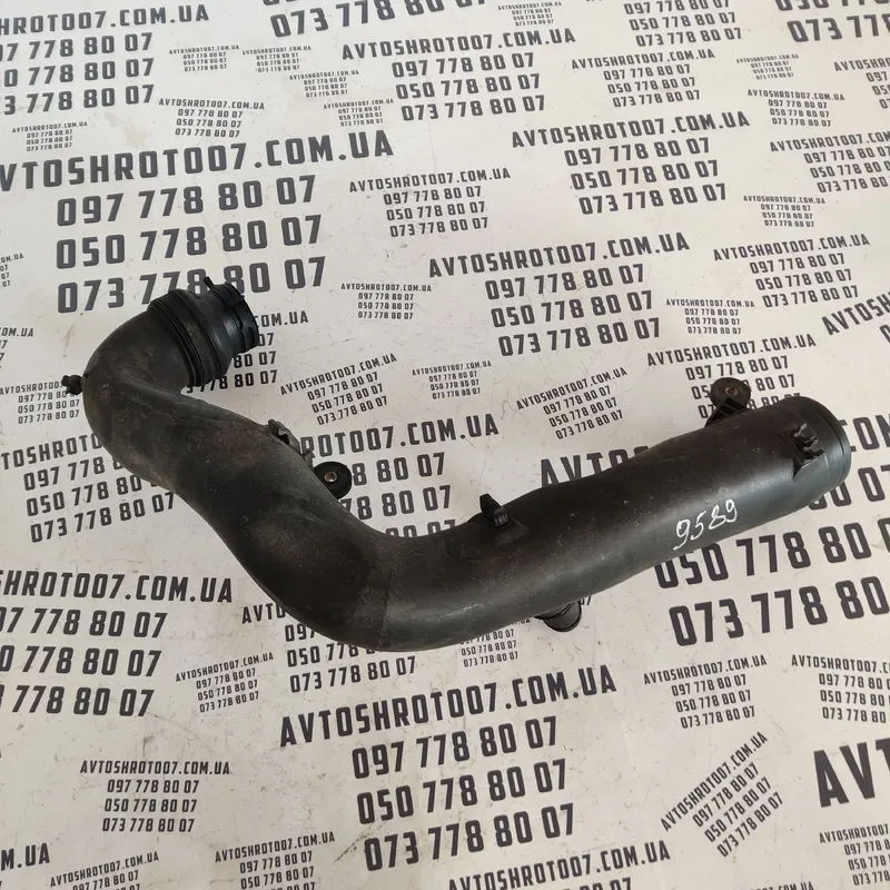 Патрубок повітряний Skoda Octavia A5 (04-13) OEM 1K0129654K