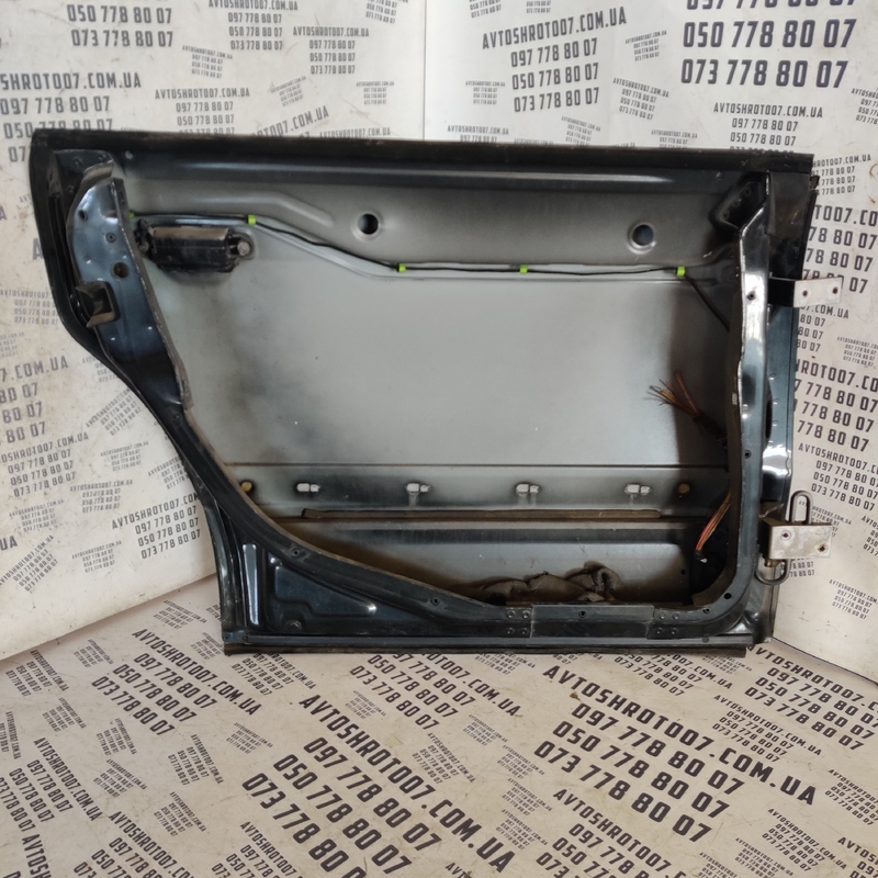 Двері Audi A8 D2 (94-02) задні ліві OEM 4A0839205
