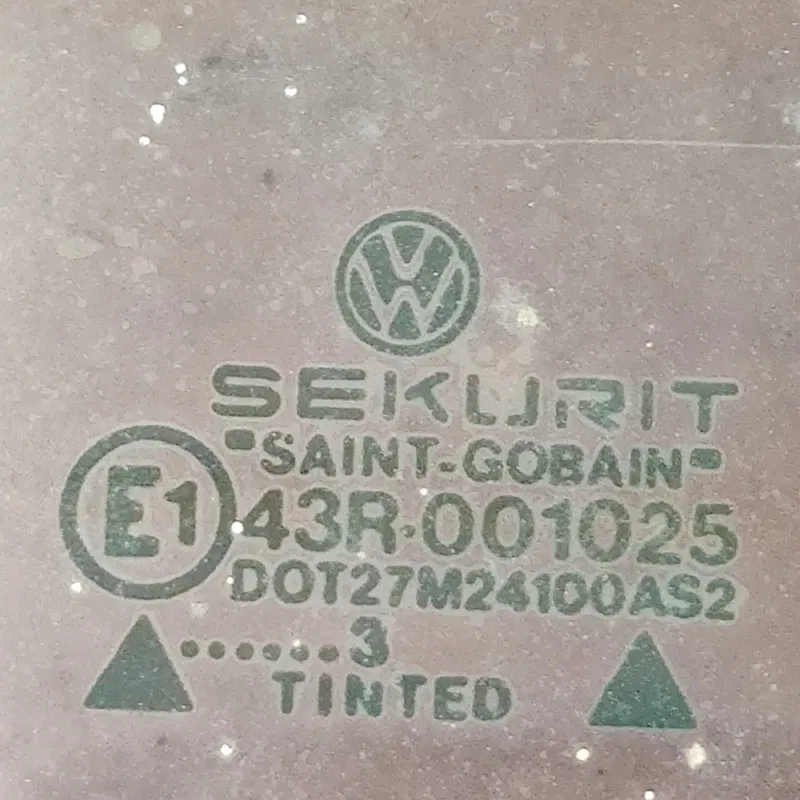 Скло дверей Volkswagen Passat B3 задня права OEM 357839571