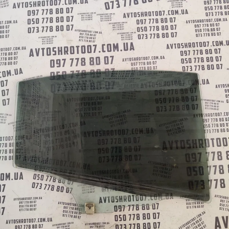 Скло дверей Mazda 3 BK заднє праве OEM 43r008577