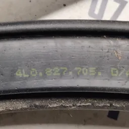 Дверний ущільнювач Audi Q7 (05-15) 3.6Б зад OEM 4L0827705DZ4 фото 3