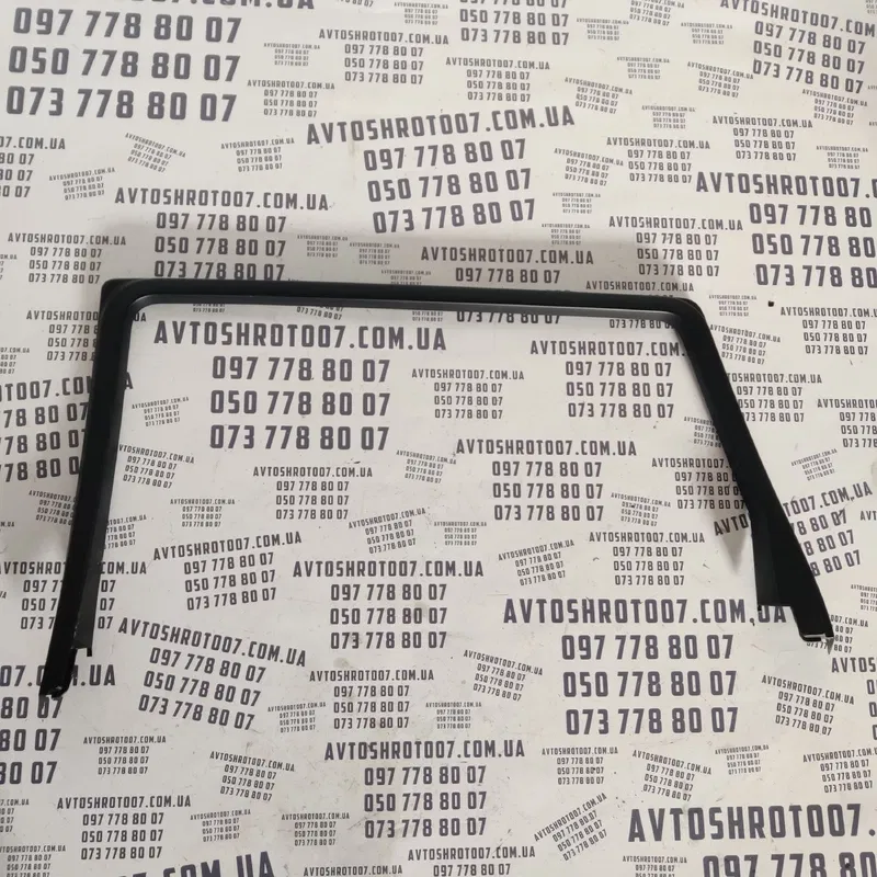 Дверна накладка Audi Q7 4L (05-15) 3.6Б зад.пр OEM 4L0867672