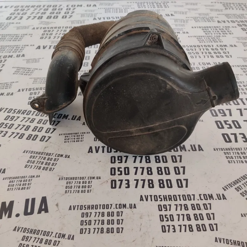 Корпус повітряного фільтра Renault Scenic 1 OEM 7700864802