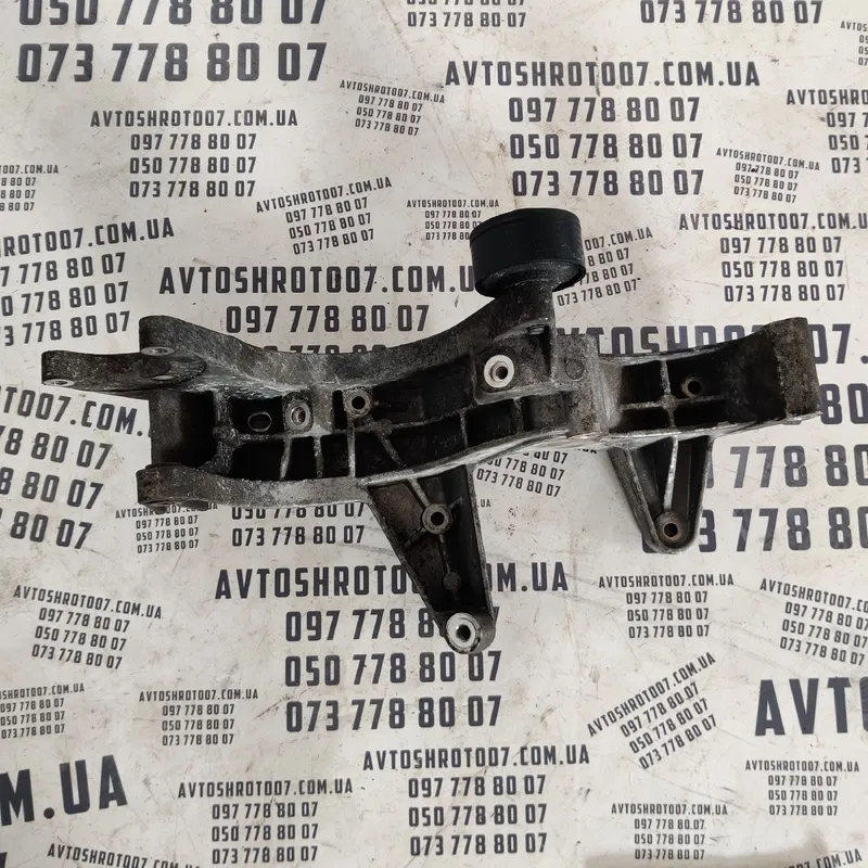 Кронштейн генератора Audi Q7 4L 05-15 3.6 BHK OEM 022260087f
