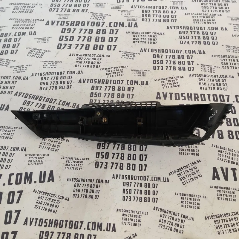 Накладка салону Mazda 3 BK (03-09) ліва OEM bp4k68861