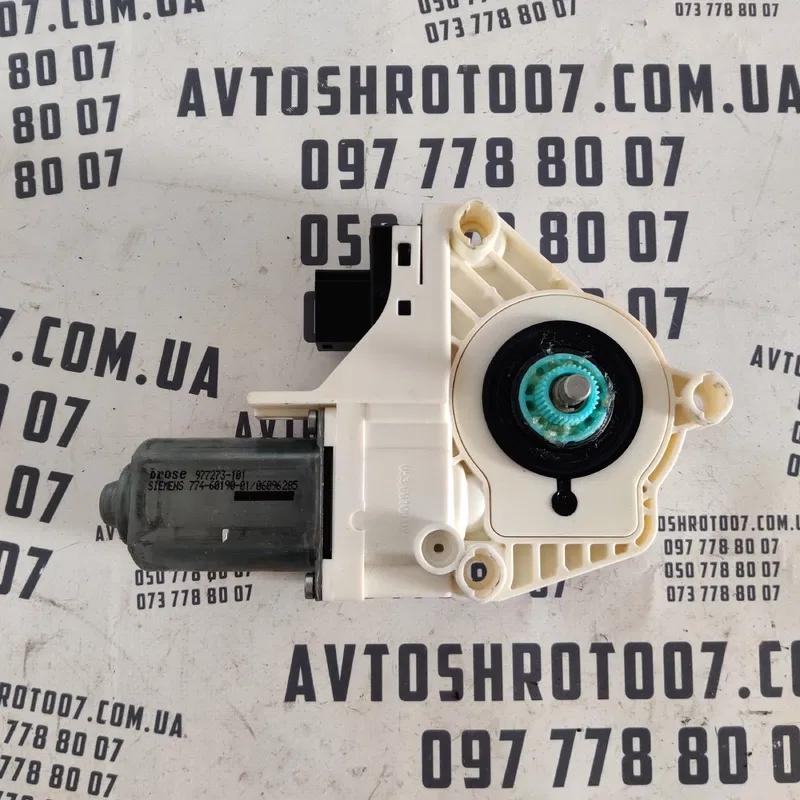 Мотор склопідіймача Audi Q7 05-15 3.6Б з.лів. OEM 4L0959801B
