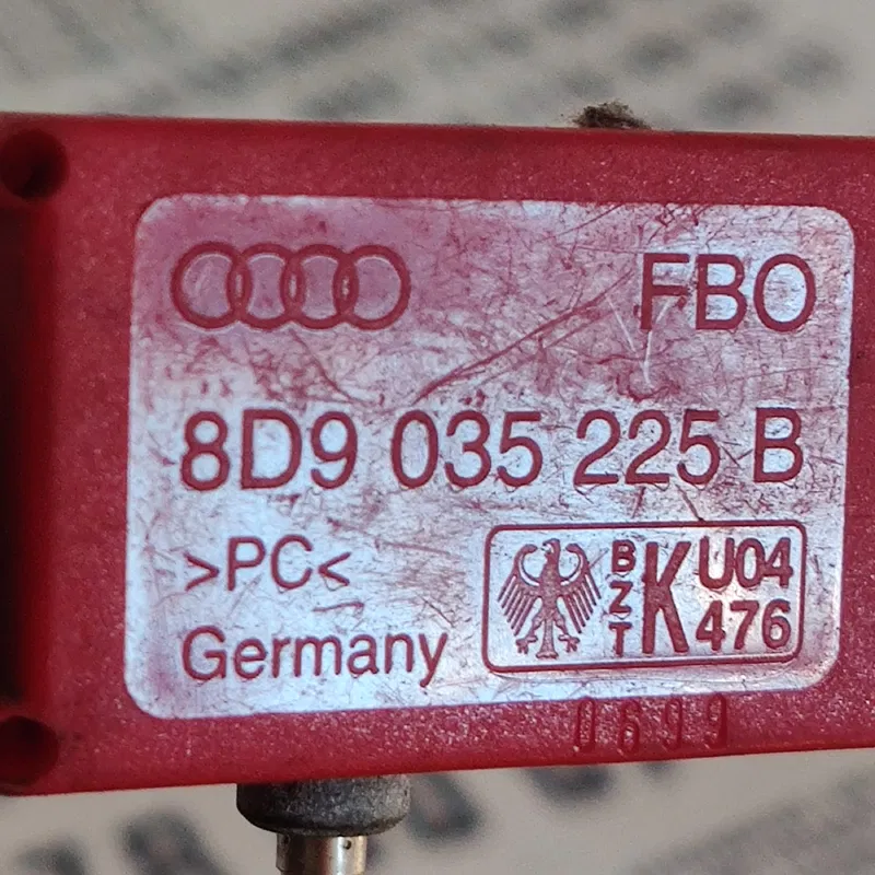 Блок керування антеною Audi A4 B5 (94-01) OEM 8D9035225B