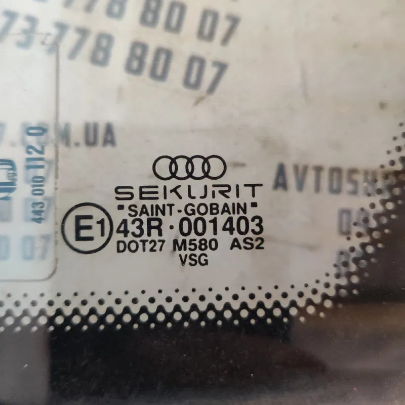 Кузовне скло Audi A8 D2 (94-02) заднє праве OEM 43R001403
