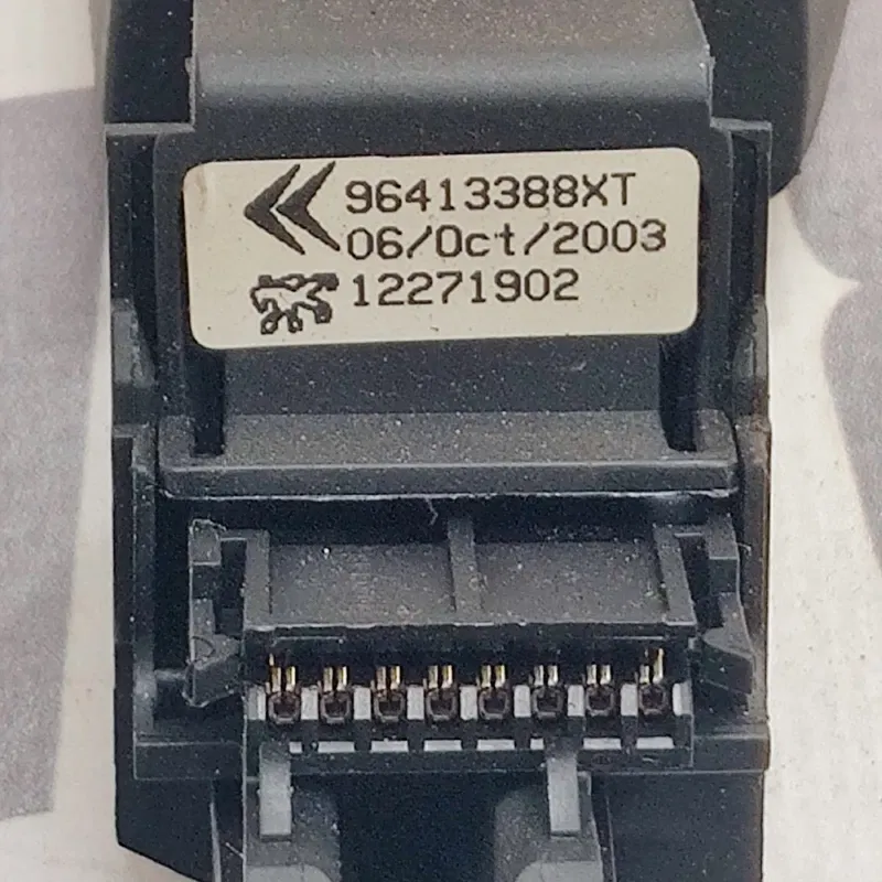 Перемикач підрульовий Peugeot 807 (02-14) 2.2 HDI 96413388xt