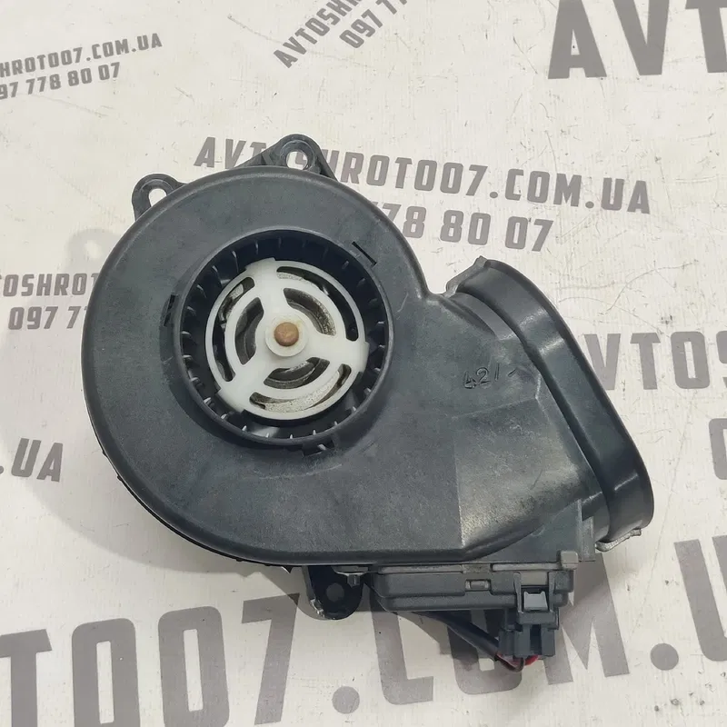 Мотор пічки Peugeot 807 02-14 2.2 HDI зад.пр. OEM 1485724080