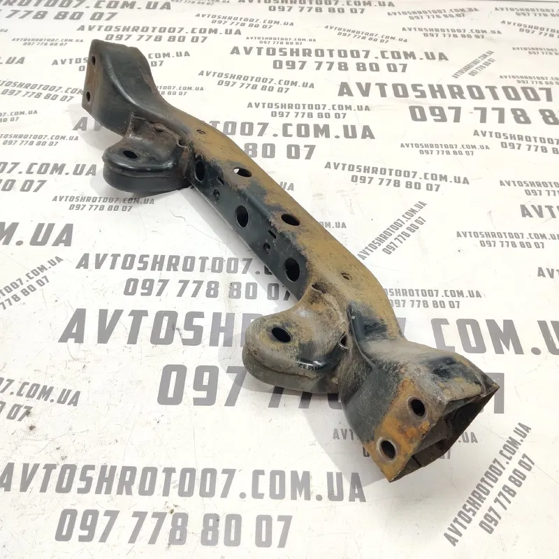 Кронштейн редуктора Kia Sorento (02-09) 2.5 CRDi 623203E210