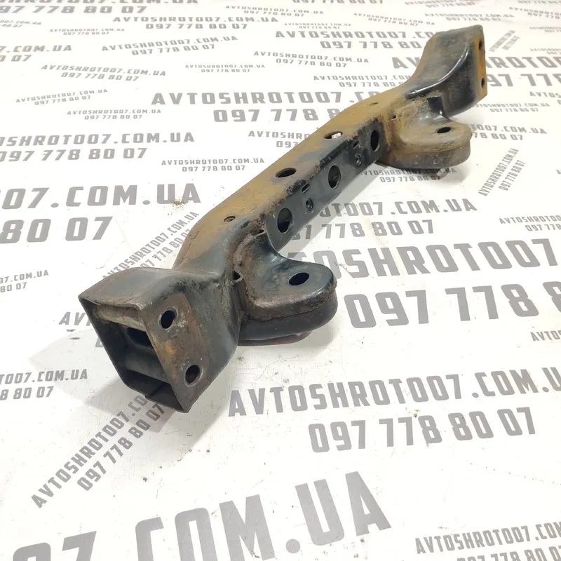 Кронштейн редуктора Kia Sorento (02-09) 2.5 CRDi 623203E210