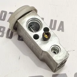 Клапан кондиціонера Kia Sorento 1 02-09 2.5 CRDi t416230350