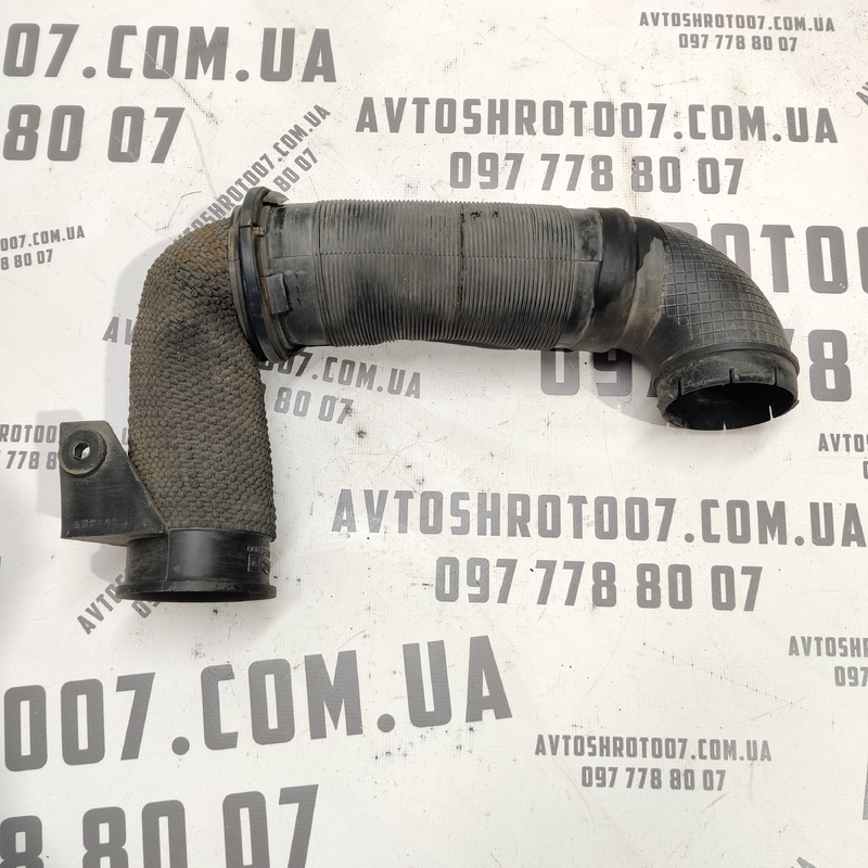 Патрубок Kia Sorento 1 (02-09) 2.5 CRDi OEM 282003e000