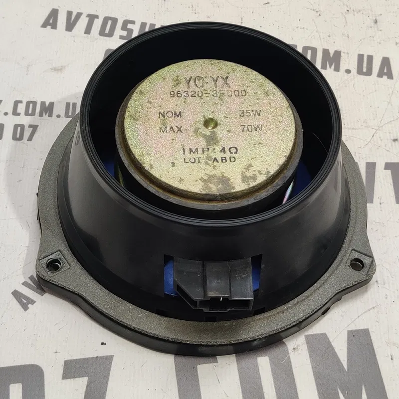 Динаміки передні Kia Sorento (02-09) 2.5 CRDi OEM 963203e000
