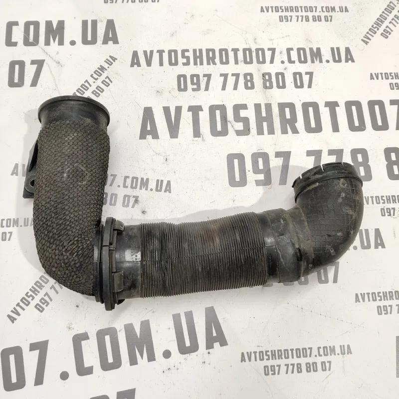 Патрубок Kia Sorento 1 (02-09) 2.5 CRDi OEM 282003e000