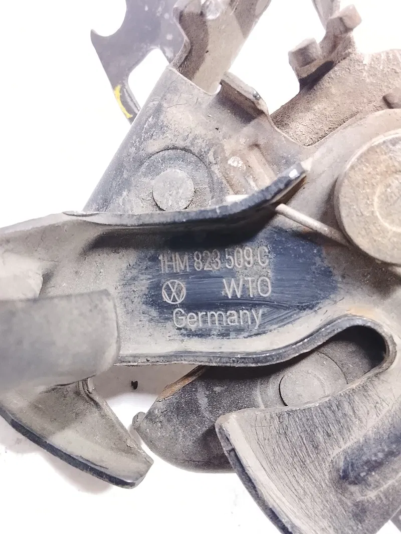 Замок капота Skoda Octavia Tour 96-10 1.9 TDI OEM 1HM823509C