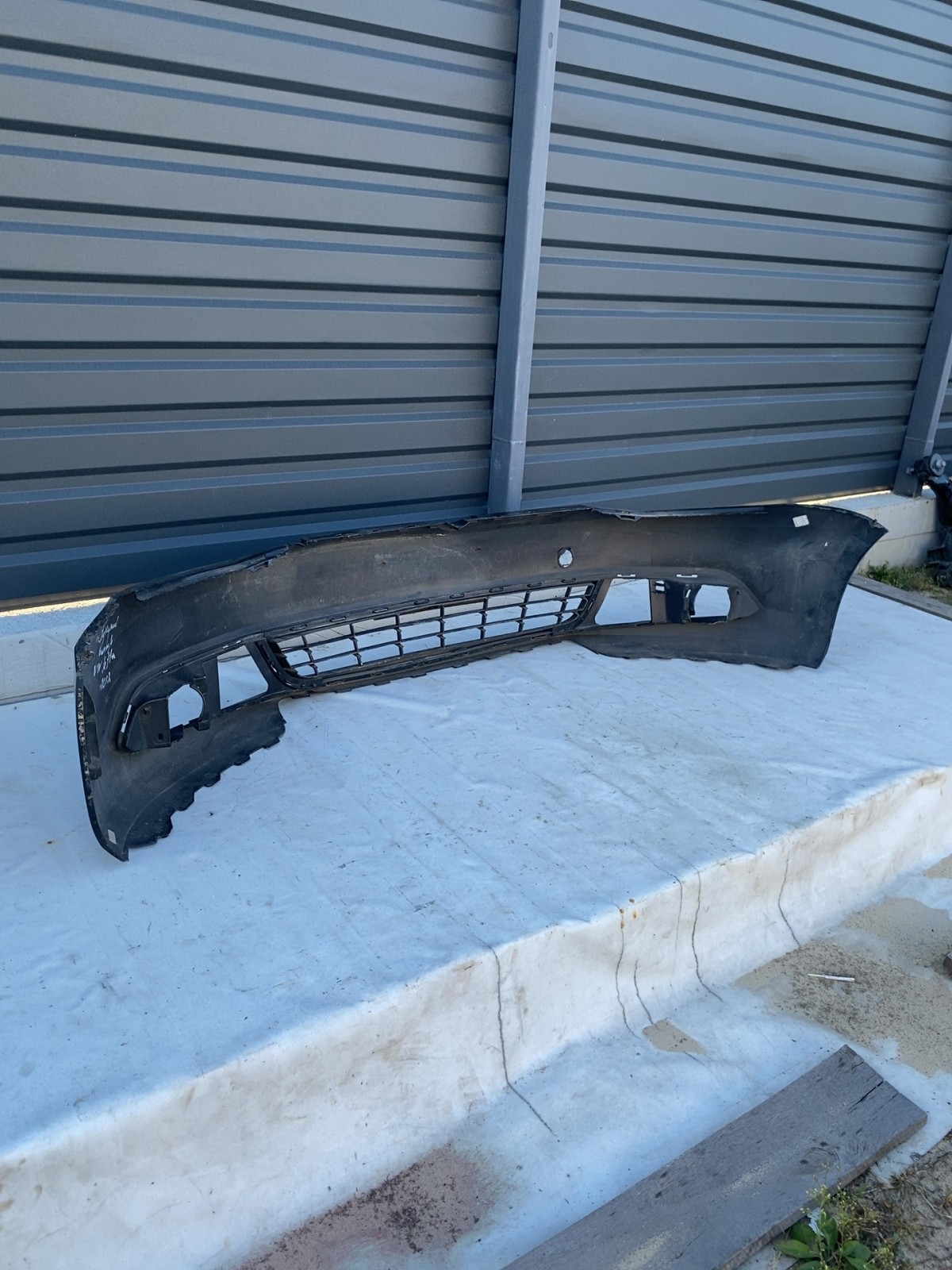 Бампер передній Volkswagen Jetta 6 (10-18) 5C6807221B