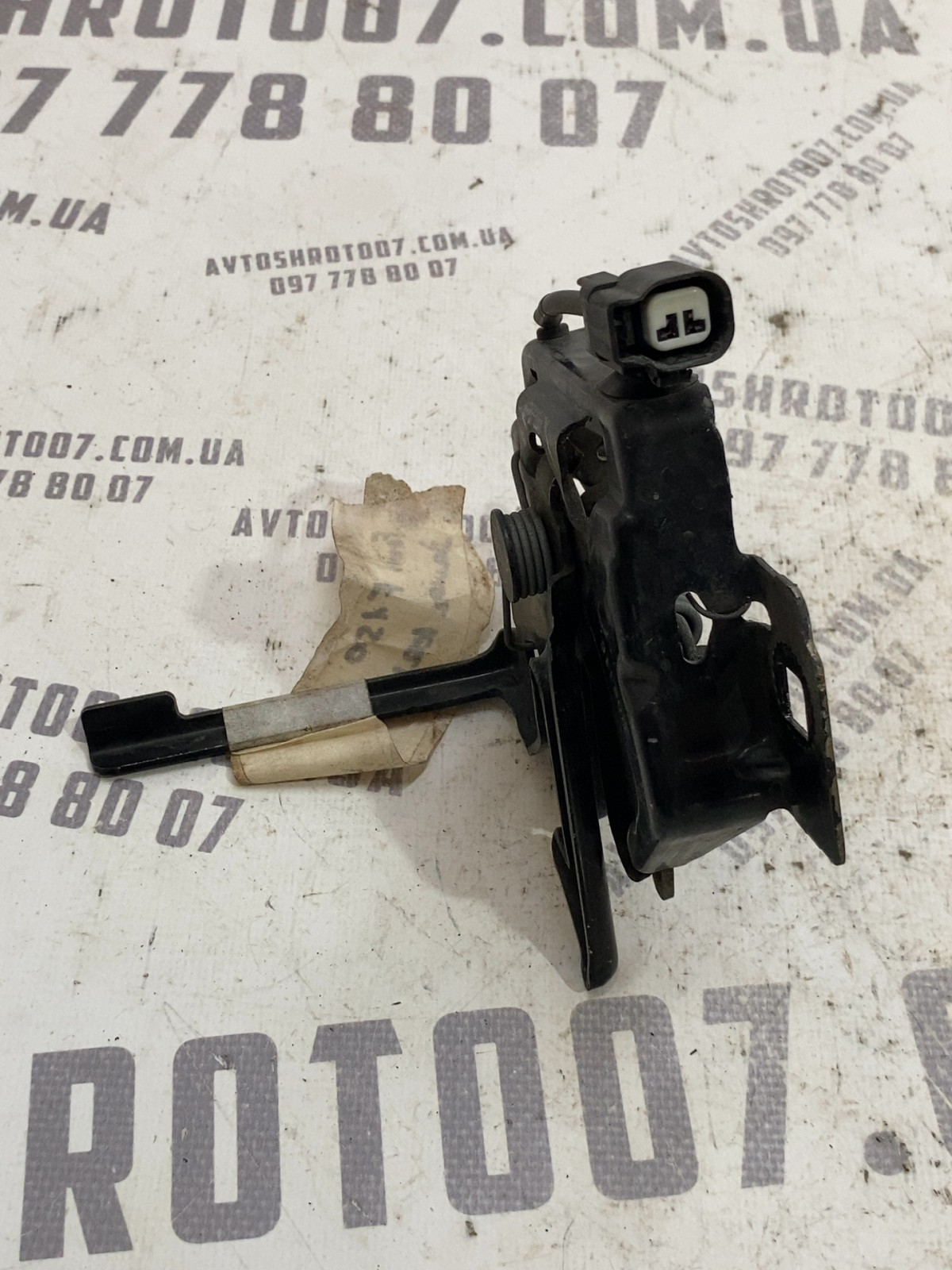 Замок капота Ford F150 OEM 16700MON6E фото 2