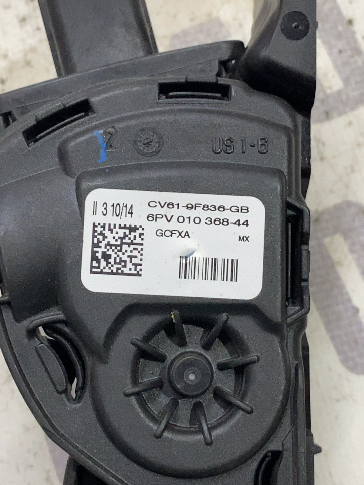 Педаль газу Ford Escape 3 (12-19) CV619F836GB